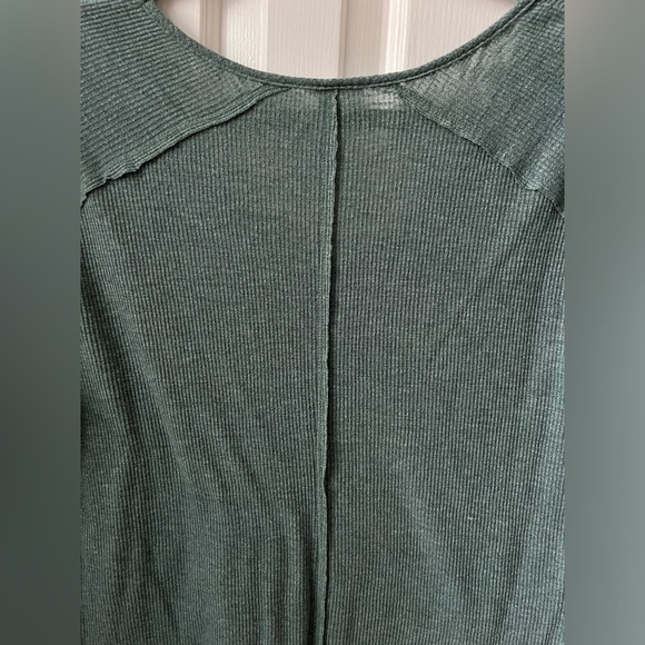 Essentials By Full Tilt Small Green V-Neck Sweater - Picture 6 of 8